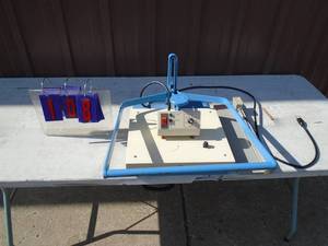 lot 108 image: Knight t-shirt press. Worked when taken out of service. As shown.