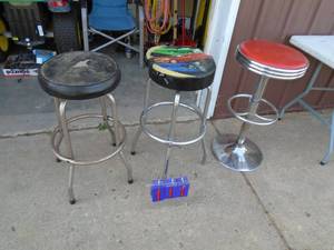 lot 111 image: Qty of 3 used stools. As shown.
