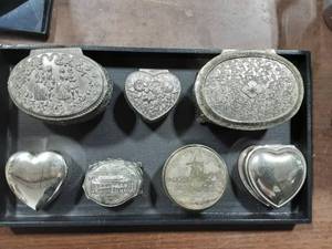 7-Dresser Trinket Boxes
