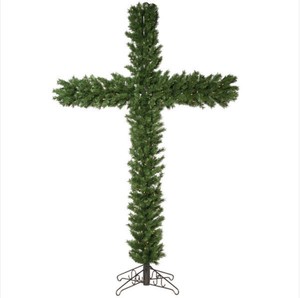 lot 214 image: Vickerman 7.5 ft. Green Fir Garland Christmas Cross Pre-Lit with 250 Clear Mini Lights - E864776