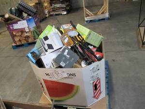 lot 103 image: Pallet of Store Overstock Store and Ecommerce Product and Returns