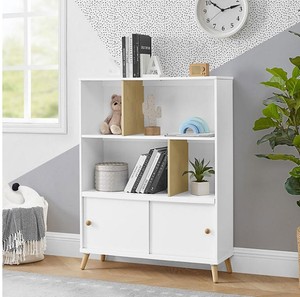 lot 82 image: Delta Children Hudson Storage Bookcase - Bianca White