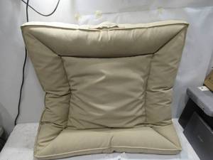 lot 190 image: Extra Large Square Dog Bed - Beige