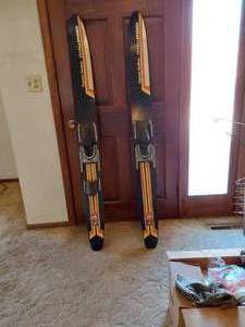 Water skis