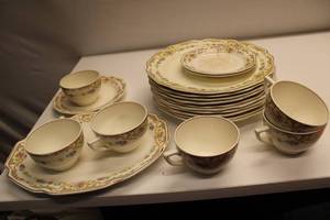 lot 14 image: Vintage Floral China Tea Set with Plates and Cups