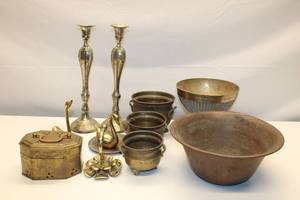 lot 37 image: Mixed Lot of Vintage Brass and Metal Decor Items