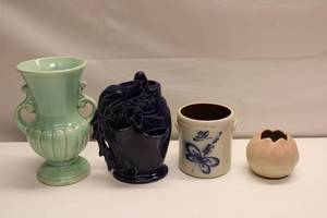 lot 50 image: Vintage Ceramic Vase and Pottery Collection
