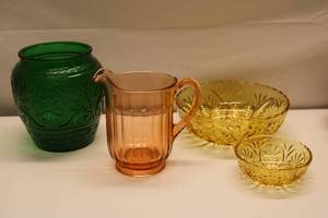 lot 55 image: Vintage Glassware Collection - Assorted Colors