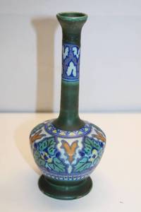lot 78 image: Vintage Hand-Painted Dutch Vase