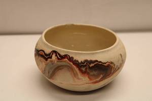lot 79 image: Nevada Art Pottery Marbled Clay Bowl