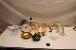 lot 91 image: Mixed Lot of Vintage Glassware and Decor Items