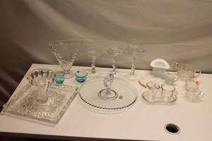 lot 93 image: Mixed Lot of Glassware and Crystal Pieces