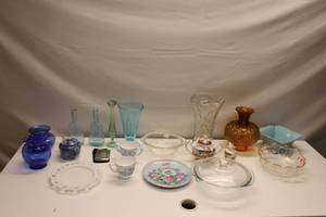 lot 96 image: Variety Collection of Vintage Glassware and Porcelain Items - Set of 9