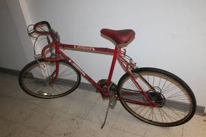 lot 100 image: Red Cimarron Vintage Bicycle