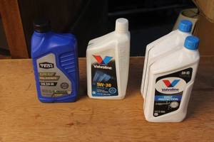 lot 122 image: Lot of Motor Oil - Super Tech and Valvoline 5W-30