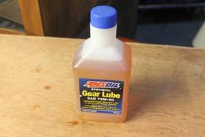 lot 126 image: AMSOIL Synthetic Gear Lube SAE 75W-90 1 Quart