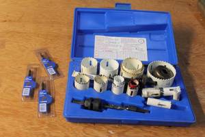 lot B-127 image: Lenox Hole Saw Assortment Kit with Arbors