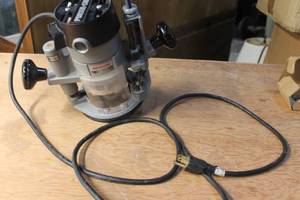 lot A-142 image: Porter Cable Router Model 6931