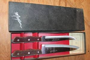 lot 180 image: Vintage Magam Carving Knife Set with Hardwood Handles