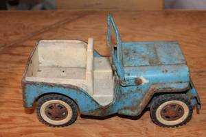 lot 468 image: Vintage Blue Metal Toy Jeep