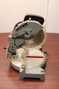 lot A-162 image: Delta Compound Miter Saw - Used