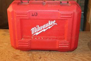 lot A-168 image: Milwaukee 7-14 Adjustable Handle Circular Saw with Case - Heavy Duty