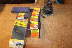 lot 222 image: Porter-Cable Model 330 Speed-Bloc Sander with Assorted 3M Sanding Belts