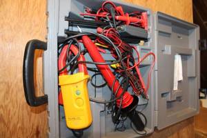 lot 246 image: Fluke 170 Series Electrical Testing Equipment Assortment