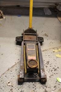 lot A-254 image: Used Heavy-Duty Hydraulic Floor Jack - Good Condition