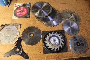 lot 260 image: Mixed Selection of 10 Circular Saw Blades - Various Sizes and Types