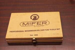 lot 267 image: MIFER Tools Professional Woodworking Carving Tools Set - 7 Piece