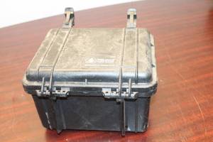 lot 327 image: Pelican 1300 Case - Durable Protective Storage
