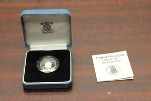 lot C-345 image: United Kingdom Silver Proof One Pound Coin - Original Box