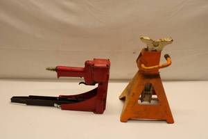 lot 359 image: Used International Staple Gun and Orange Jack Stand - Pair of Tools