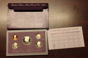 lot C-362 image: 1989 United States Mint Proof Coin Set with Specifications