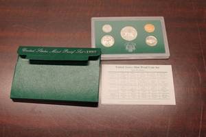 lot C-367 image: 1997 United States Mint Proof Coin Set - Complete Original Packaging