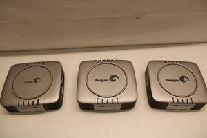lot 517 image: Set of 3 Seagate External Hard Drives - Model Unknown
