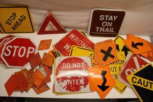 lot 537 image: Collection of Traffic and Caution Signs - Assorted Designs