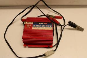 lot 541 image: Vector 400 Watt DC to AC Power Inverter - Model MAXX SST