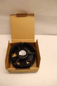 lot 546 image: Factory-Sealed Papst 605B S Axial Fan - 200-240V, 25W