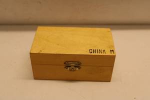 lot 581 image: Set of 8 Vintage Woodworking Router Bits in Original Box