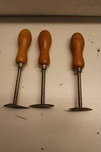 lot 579 image: Vintage 3-Piece Shavehooks Set - Made in England