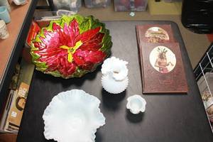lot 957 image: Collection of Vintage Glassware and Books - Floral Bowl and More