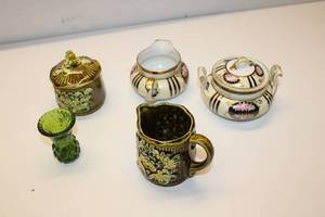lot 563 image: Set of 5 Vintage Decorative Ceramics and Glassware - Floral and Patterned Design
