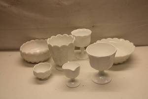 lot 585 image: Group of 7 Vintage White Milk Glass Dessert Cups and Bowls