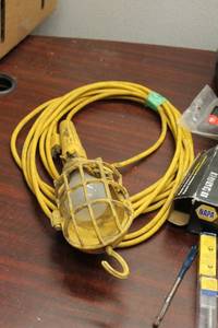 lot 610 image: Assorted Hand Tools and Equipment Lot