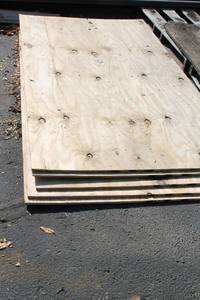 lot 615 image: Stack of 4 38 Thick Plywood Sheets - Georgia-Pacific