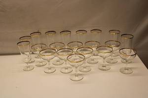 lot 624 image: Set of 20 Vintage Glass Goblets and Champagne Coupes with Gold Trim