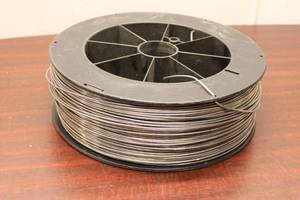 lot 635 image: Roll of 12 Gauge Aluminum Electric Fence Wire - Tipper Wire
