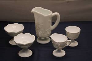 lot 646 image: Set of 5 Vintage White Glass Grape Pattern Tableware